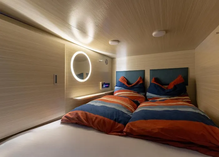 Mue Cubes - Capsule Hotel
