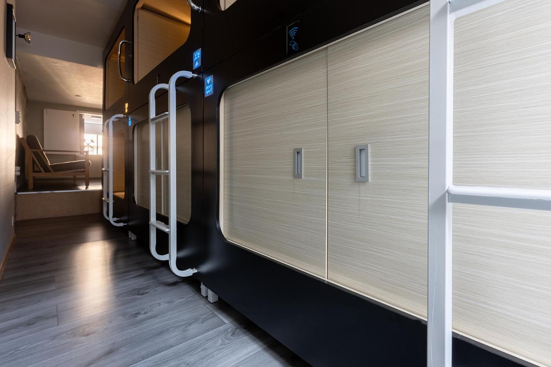 Mue Cubes - Capsule Kapselhotel Basel