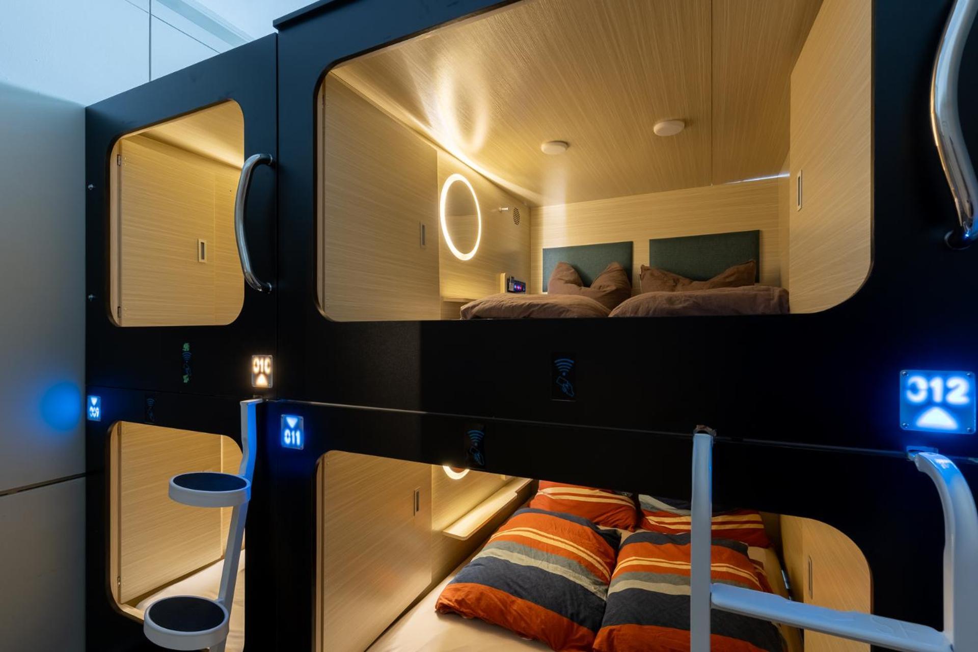 Mue Cubes - Capsule Kapselhotel Basel